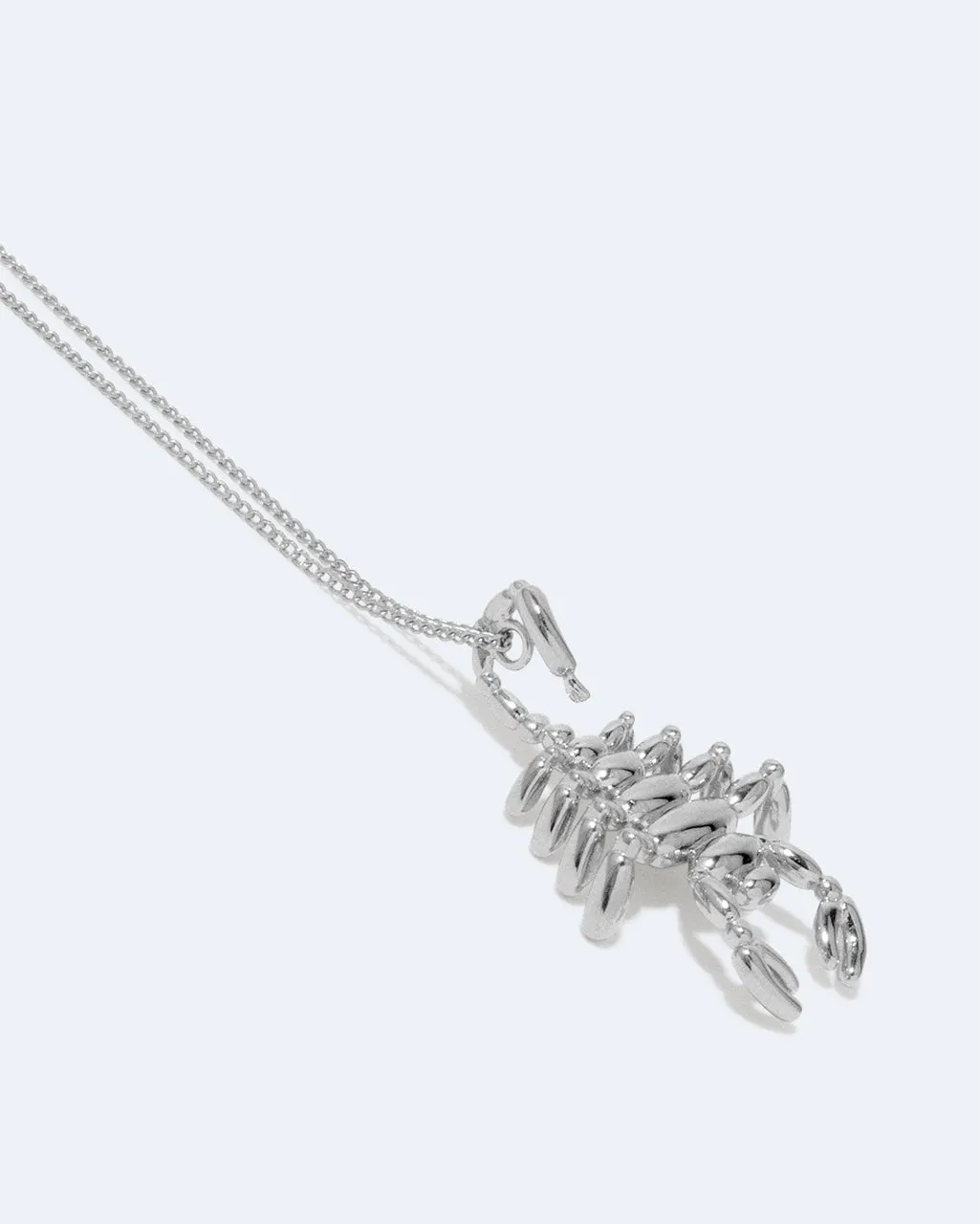 Completedworks Classicworks Scorpio collier pendentif zodiaque platine