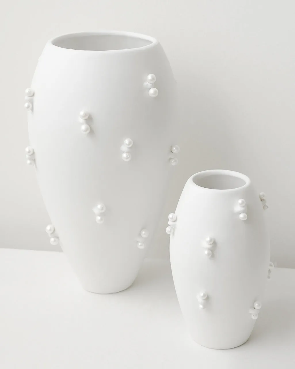 Completedworks Pinched Large vase blanc perle eau douce