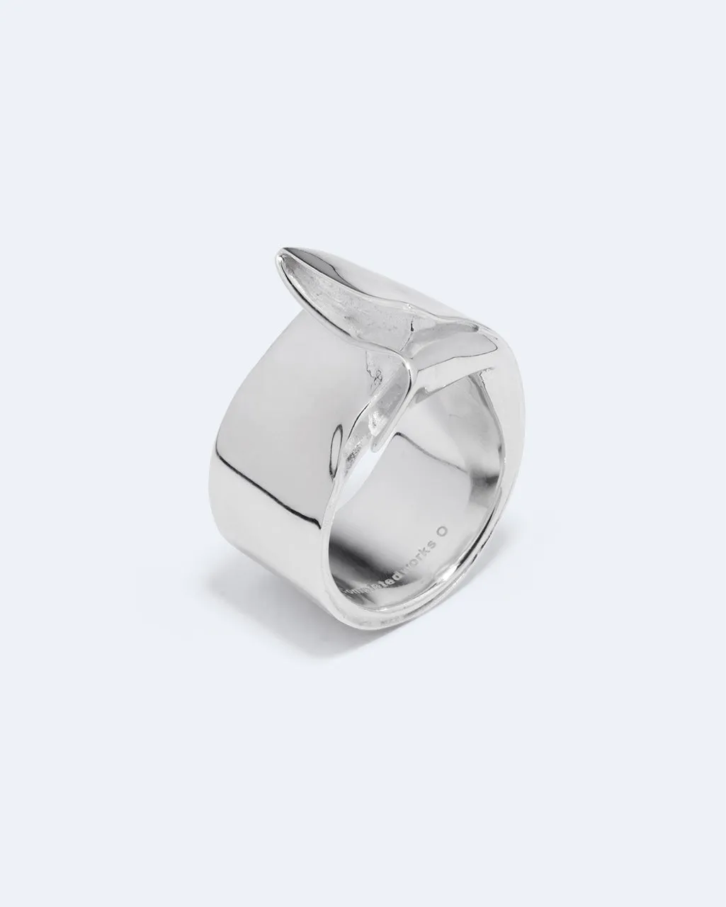 Completedworks Soggy Envelope bague argent recyclé froissé