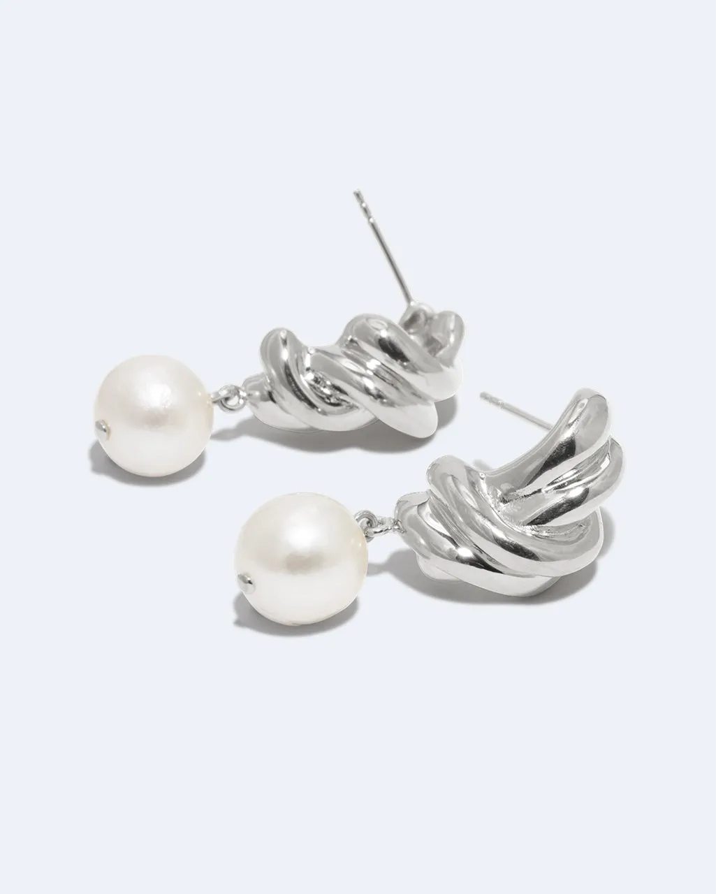 Completedworks Something Borrowed From the Sea boucles perle