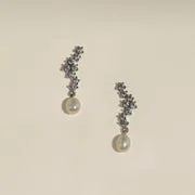 Astrid & Miyu Scalloped Crystal créoles moyennes argent