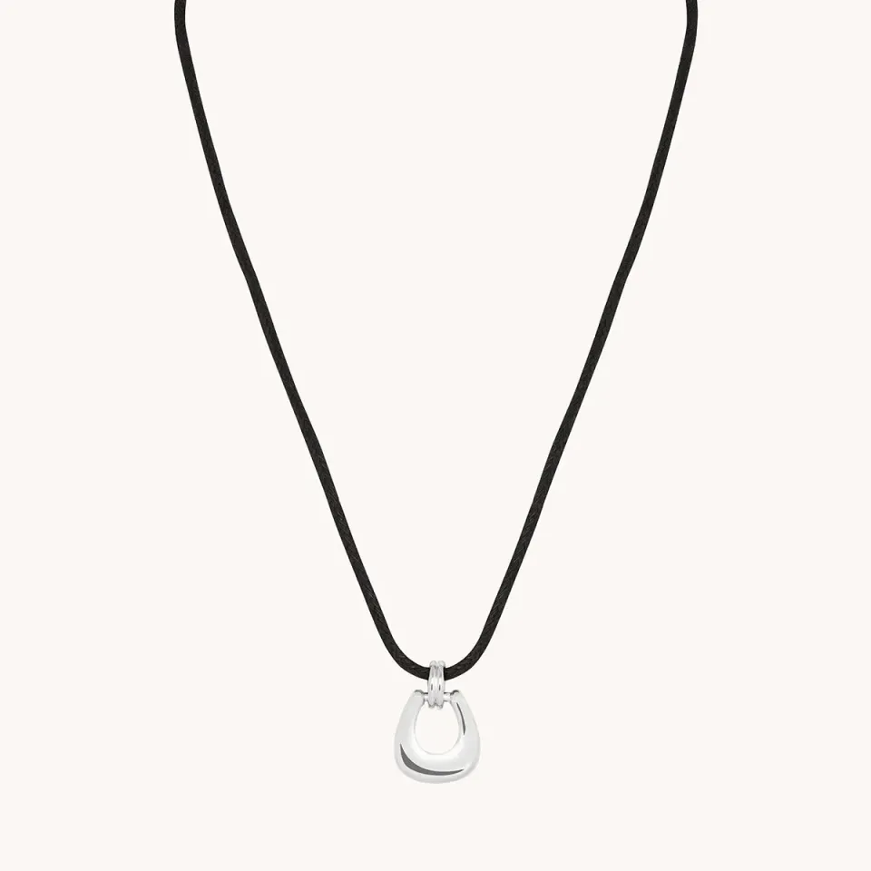 Astrid & Miyu Hardware Pendant collier cordon argent