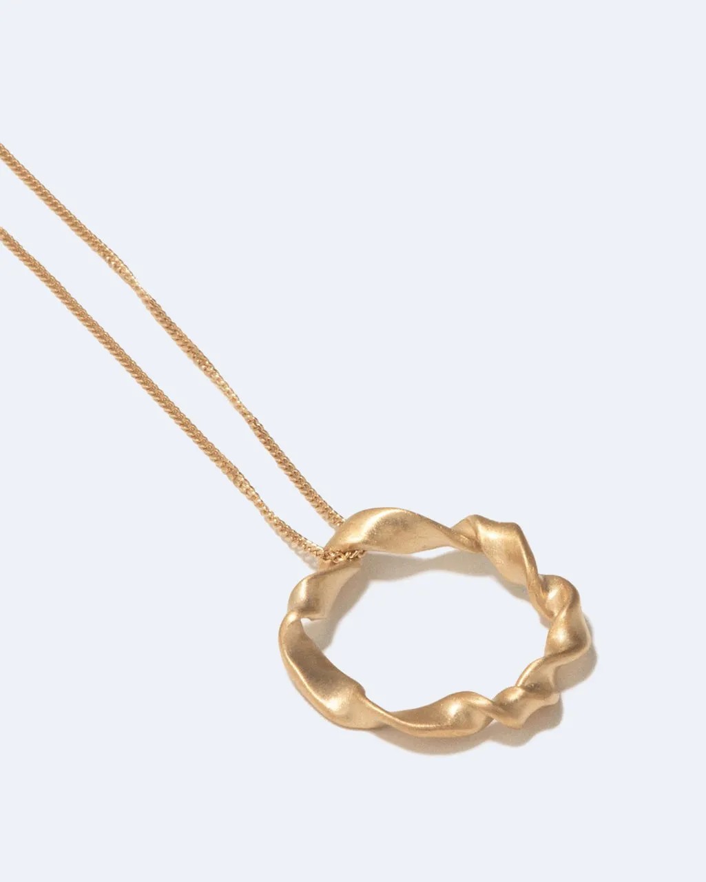 Completedworks Flux collier vermeil or recyclé pendentif