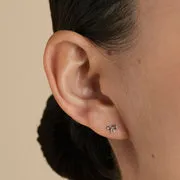 Astrid & Miyu Bow Titanium Piercing Stud piercing platine