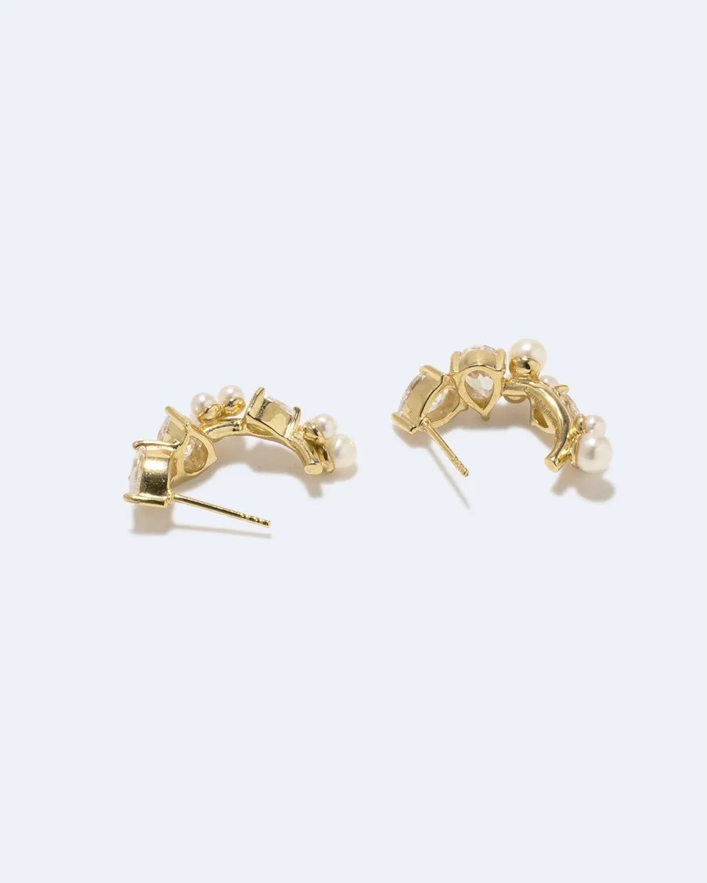 Completedworks Chasing Shadows boucles d’oreilles perle zirconia