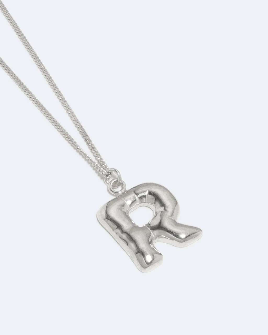 Completedworks Classicworks R collier alphabet argent