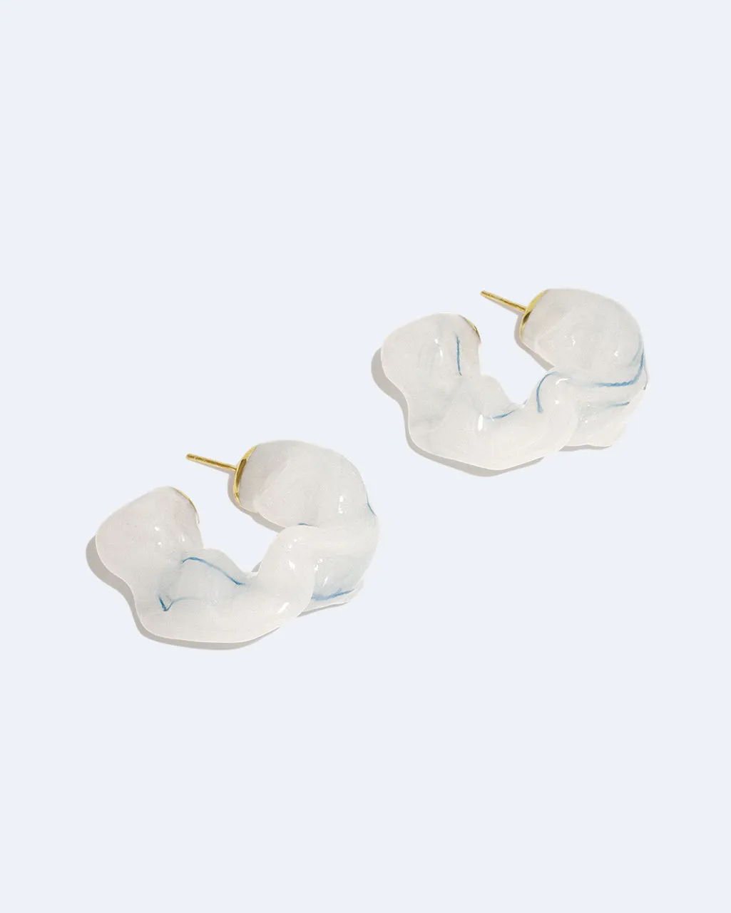 Completedworks Ruffle Thread boucles blanc nacré vermeil