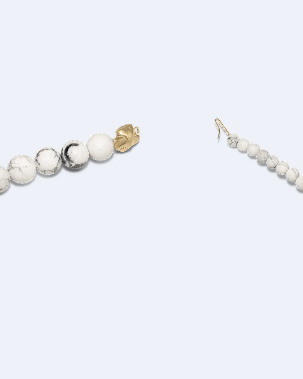 Completedworks Tidelands collier howlite blanche plaqué or