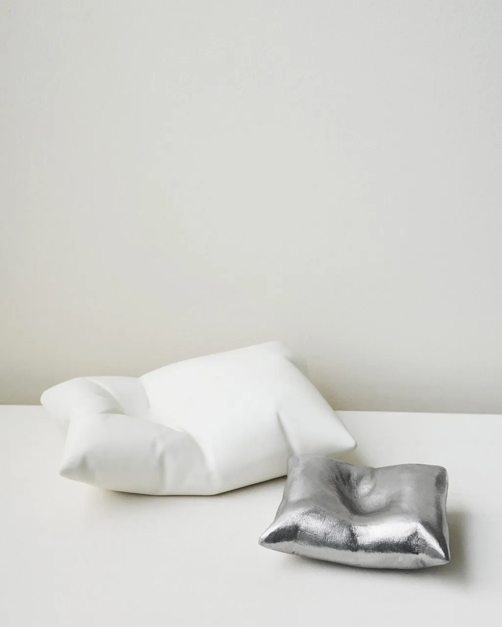 Completedworks Bumped vide-poche aluminium argent