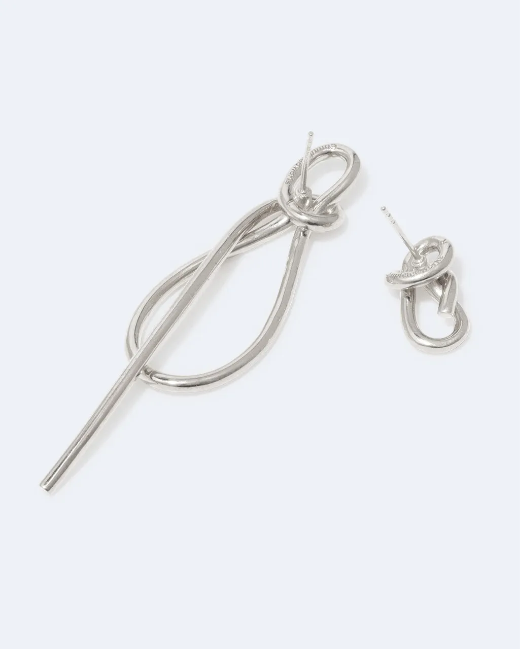 Completedworks Thread boucles d’oreilles argent asymétriques