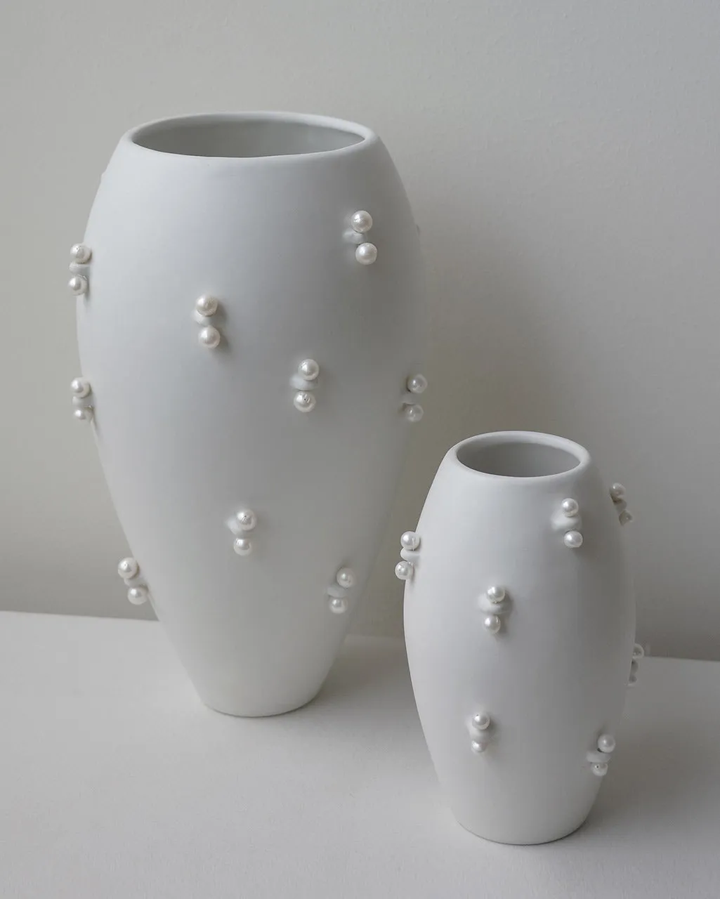 Completedworks Pinched Large vase blanc perle eau douce