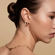 Astrid & Miyu Pavé Essential Medium créoles dorées pavé