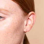 Astrid & Miyu Seamless Hoop 1mm Solid Gold créoles