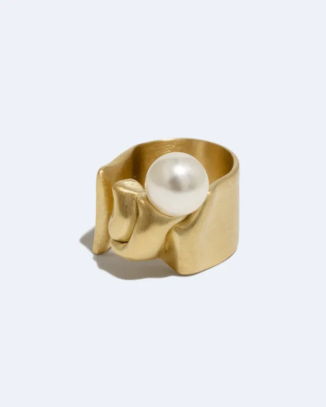 Completedworks Crumple bague perle vermeil taille L