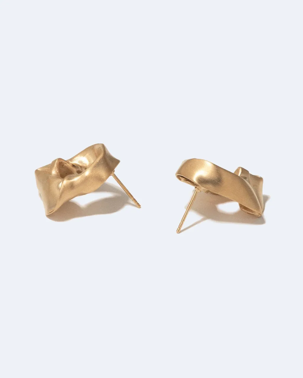 Completedworks Notsobig Scrunch boucles d'oreilles vermeil froissé