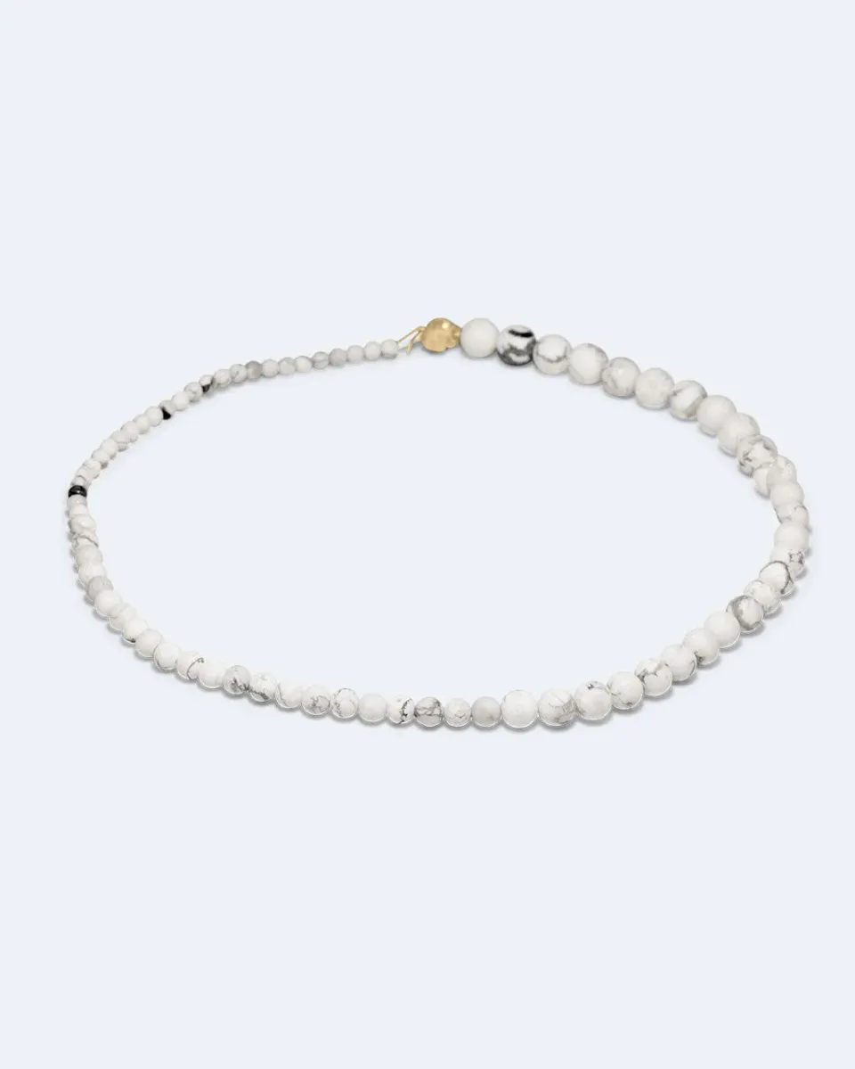 Completedworks Tidelands collier howlite blanche plaqué or