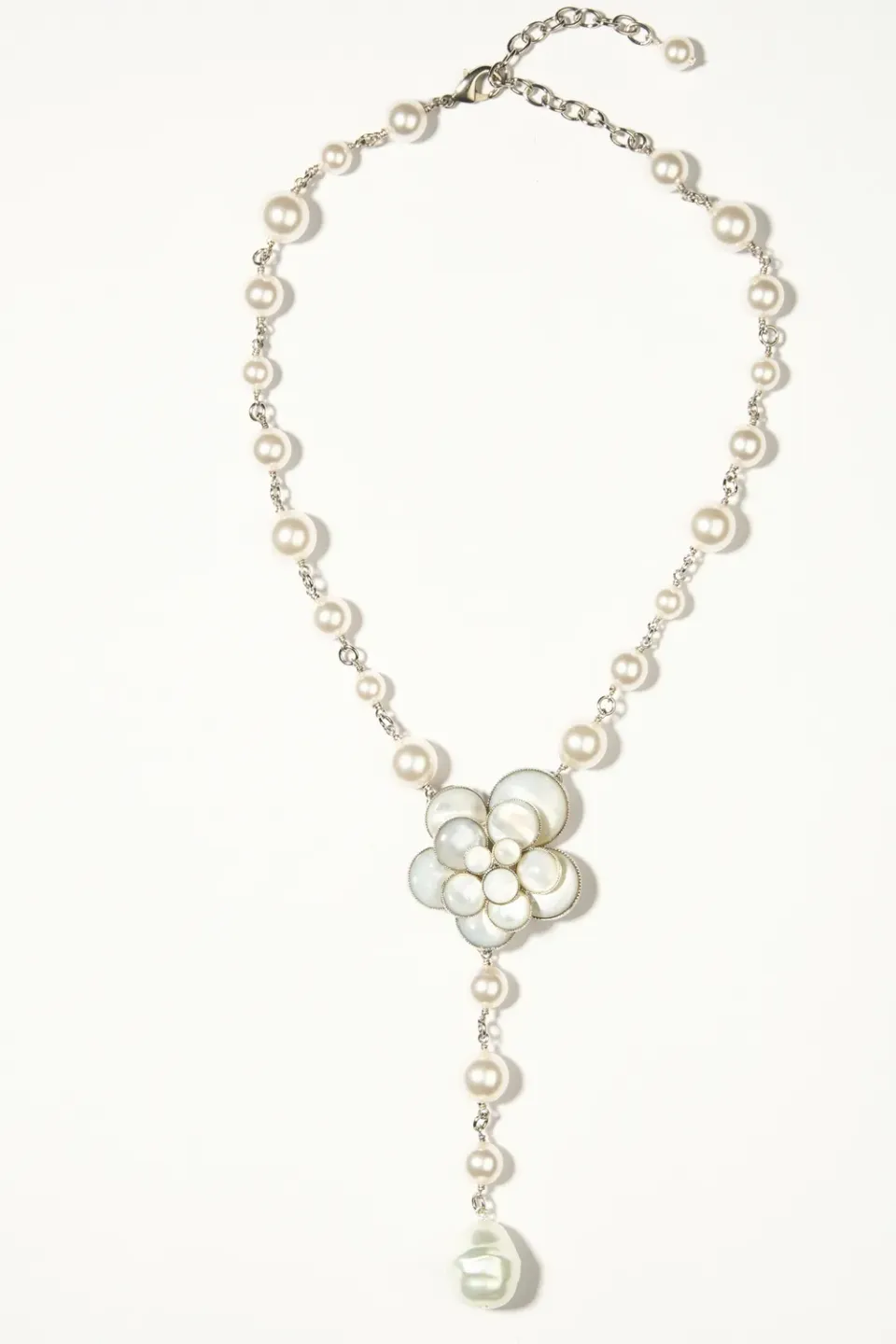 Philippe Ferrandis Cielo Flower Tie collier nacre réglable