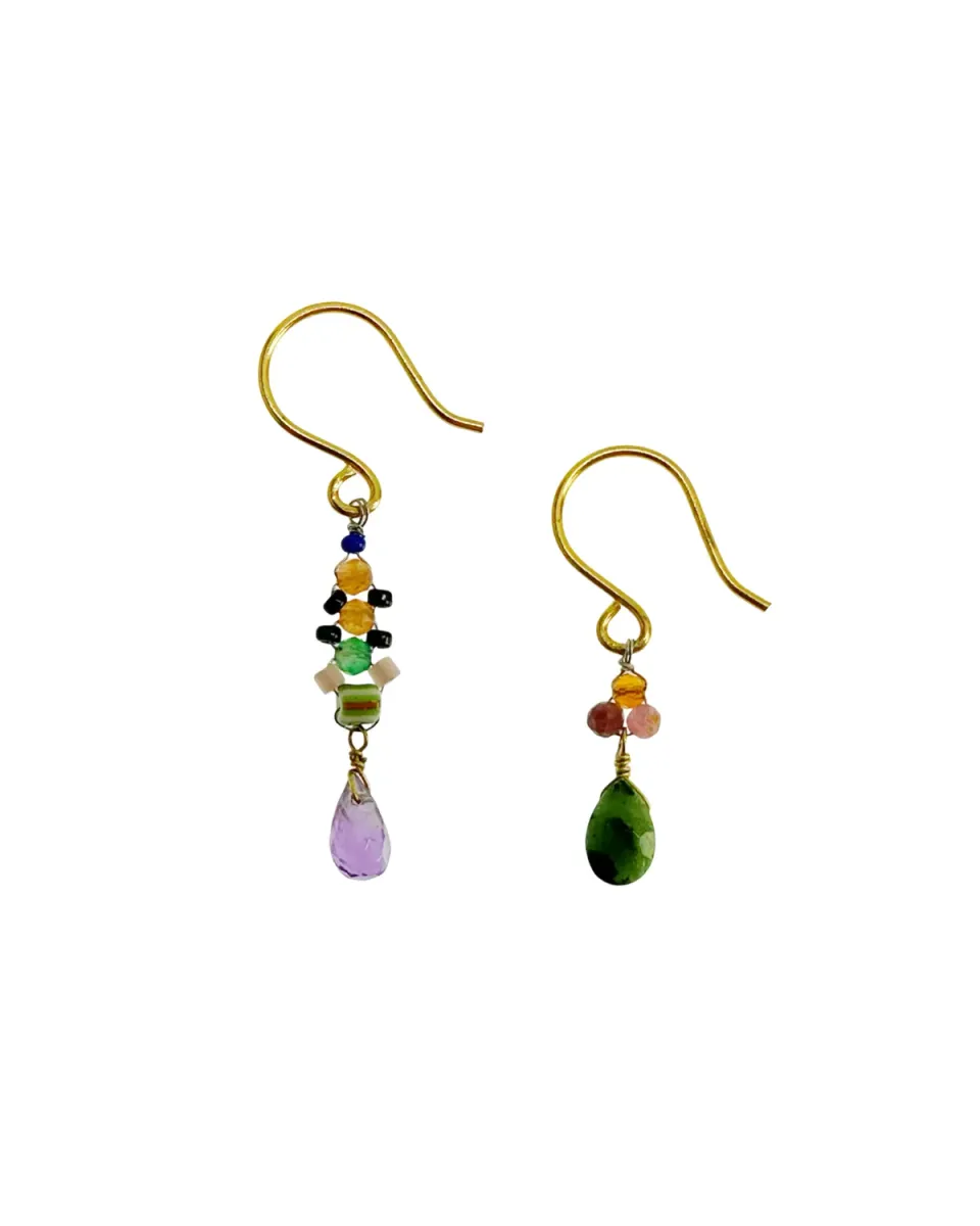 Le Fourbi de Capucine D3 boucles d'oreilles asymétriques émeraude