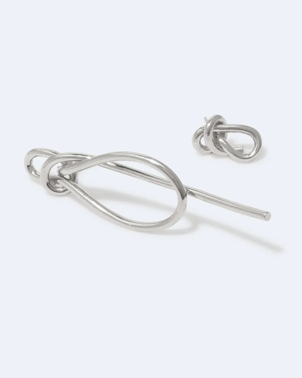 Completedworks Thread boucles d’oreilles argent asymétriques