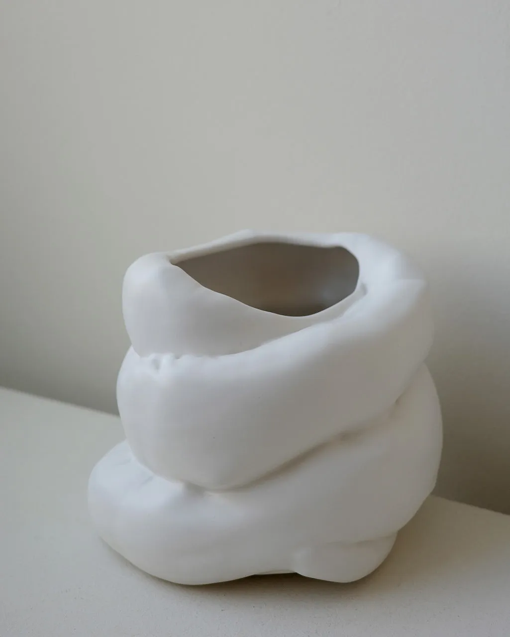 Completedworks Inflated grand vase céramique blanc mat