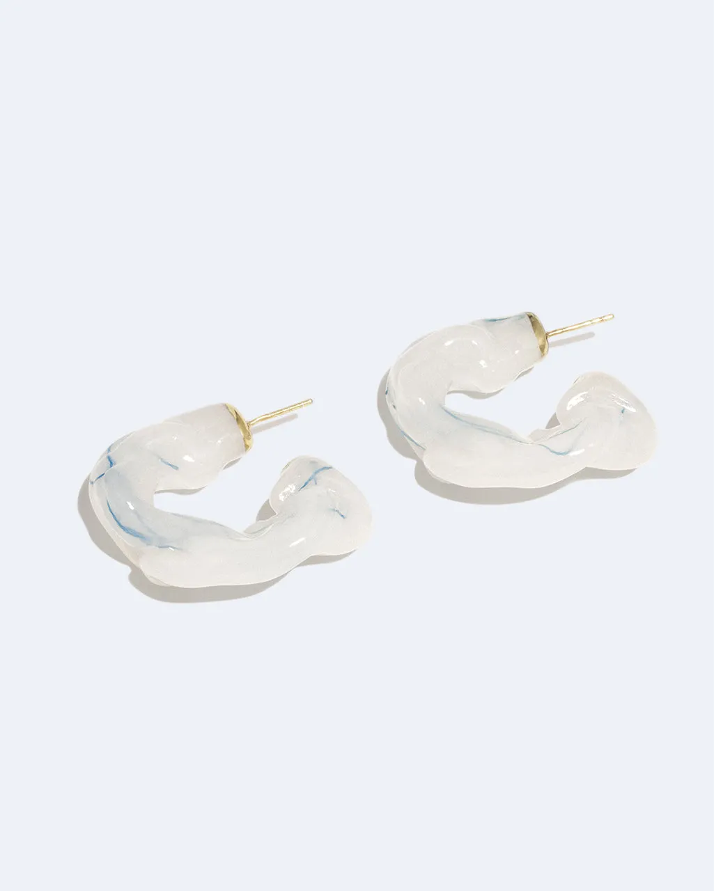 Completedworks Ruffle Thread boucles blanc nacré vermeil