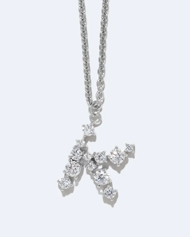 Completedworks Glitchy K collier pendentif zirconia