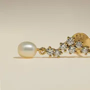 Astrid & Miyu Scalloped Crystal boucles dorées cristal