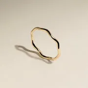 Astrid & Miyu Diamond Pearl Scalloped bague or massif