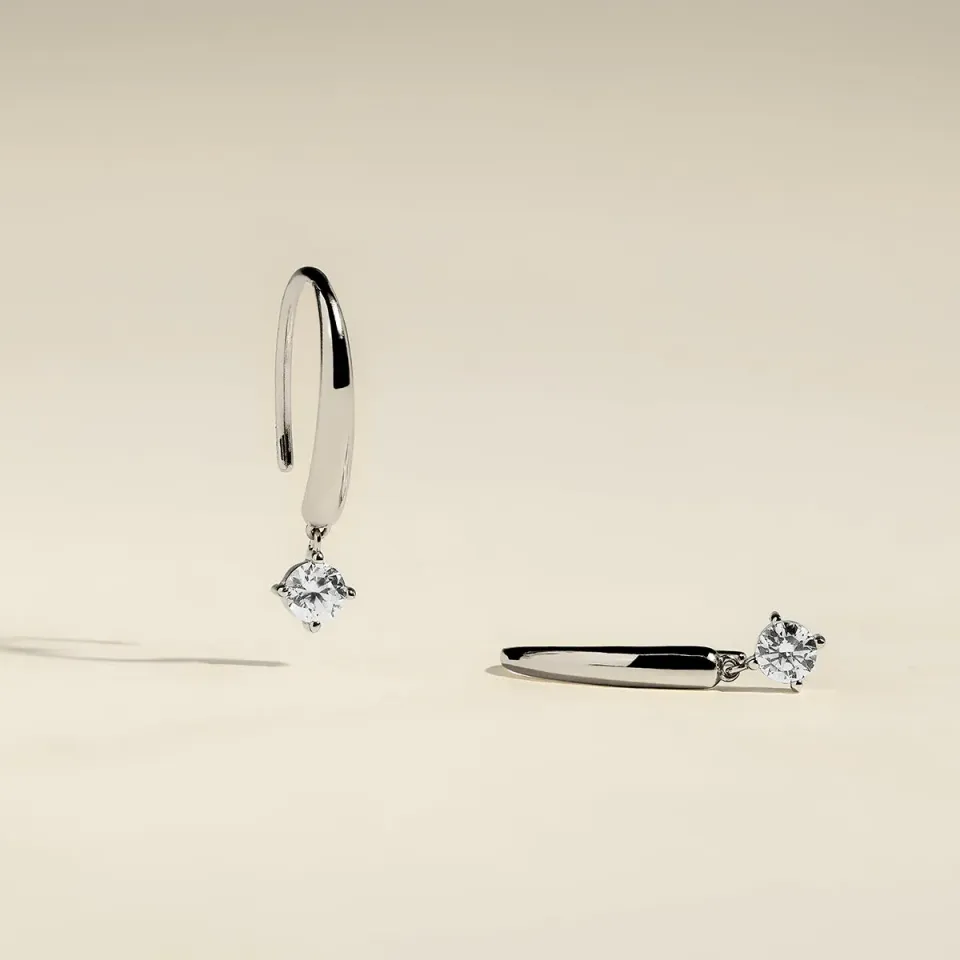 Astrid & Miyu Crystal Charm boucles crochet argent cristal