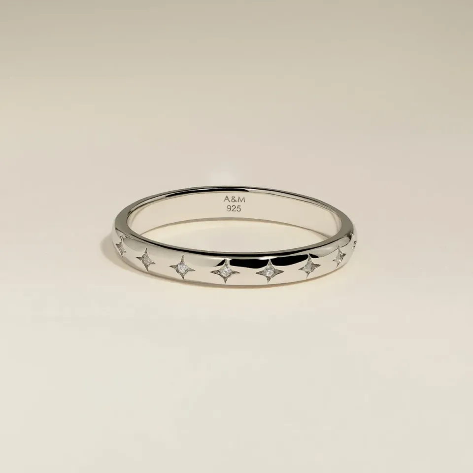 Astrid & Miyu Cosmic Star Band bague argent étoile