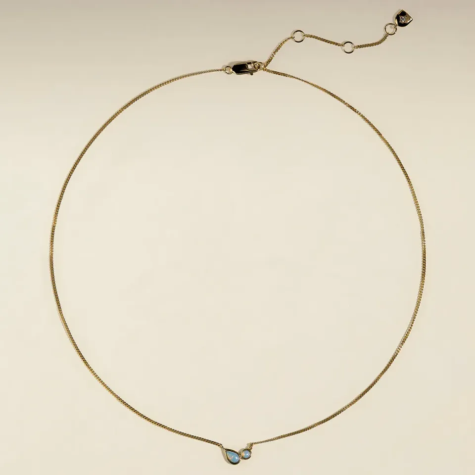 Astrid & Miyu Opal Bezel collier opale plaqué or
