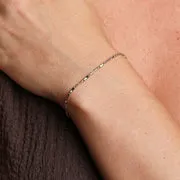 Astrid & Miyu Molten Bar Chain bracelet or blanc barre