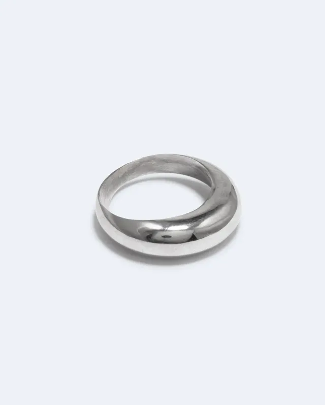 Completedworks Post-Capital Part III Bague platinée