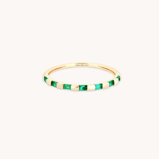 Astrid & Miyu Emerald Baguette bague or massif vert