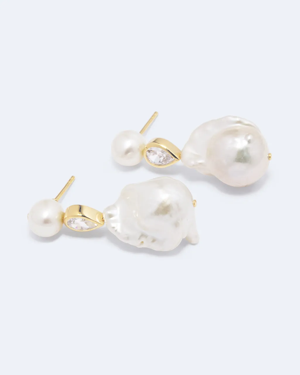 Completedworks Pulp boucles perle zircone mi-longues