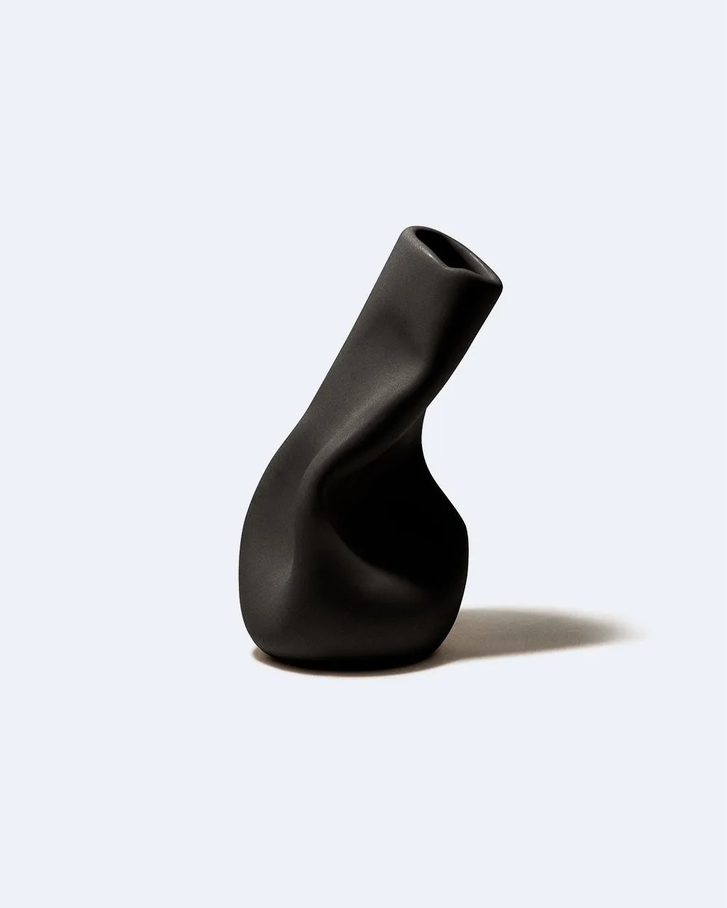 Completedworks Solitude vase céramique noir mat