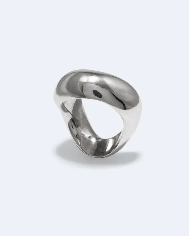 Completedworks Post-Capital bague plaqué platine taille L