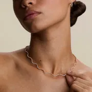 Astrid & Miyu Scalloped collier tennis doré