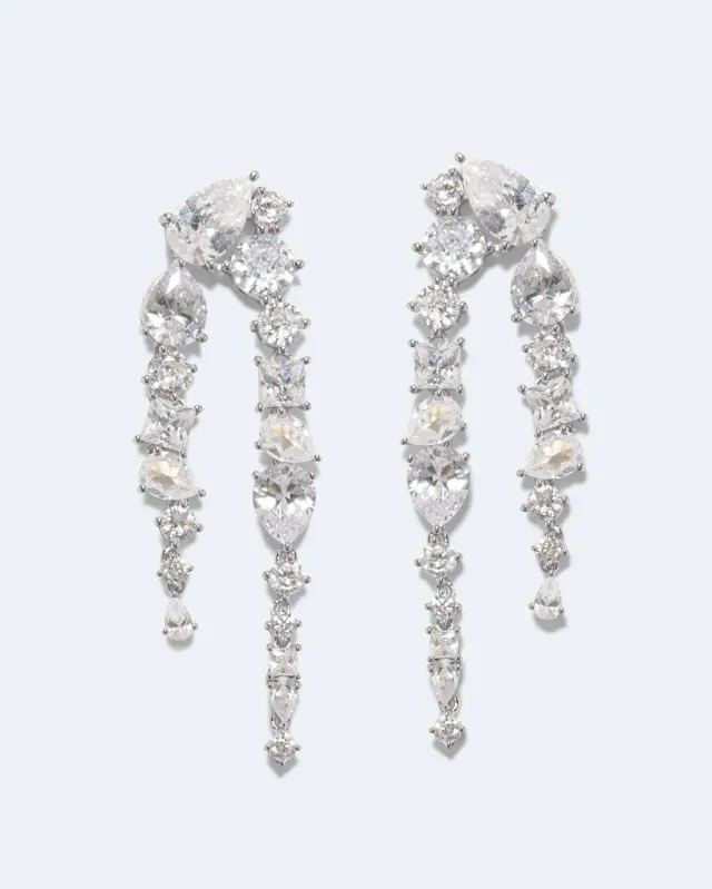 Completedworks Corus boucles argent zirconia mi-longues