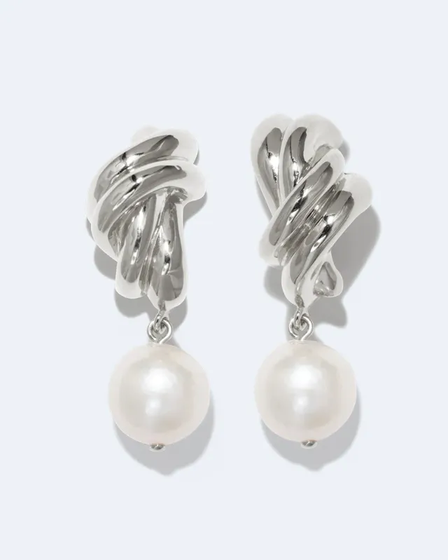 Completedworks Something Borrowed From the Sea boucles perle