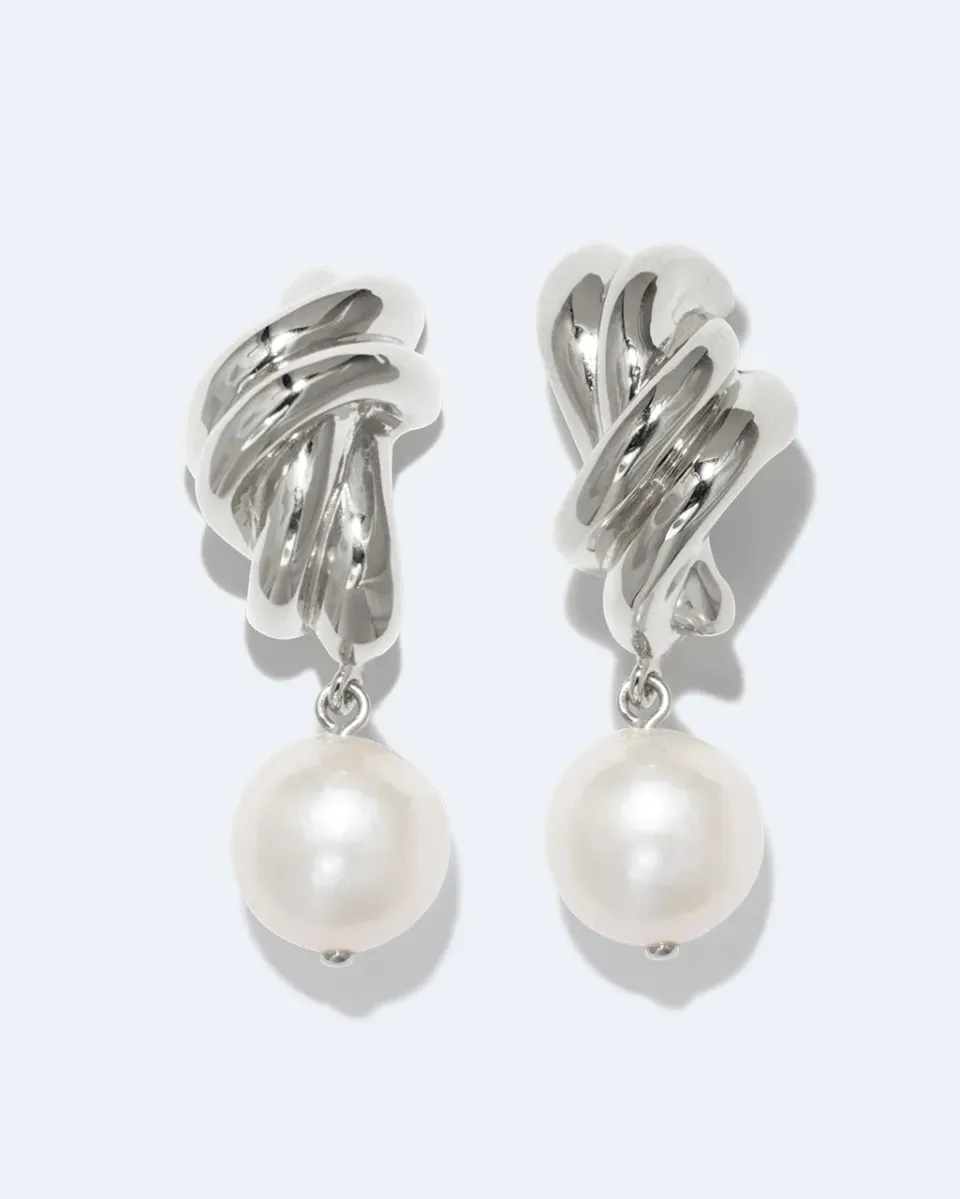 Completedworks Something Borrowed From the Sea boucles perle