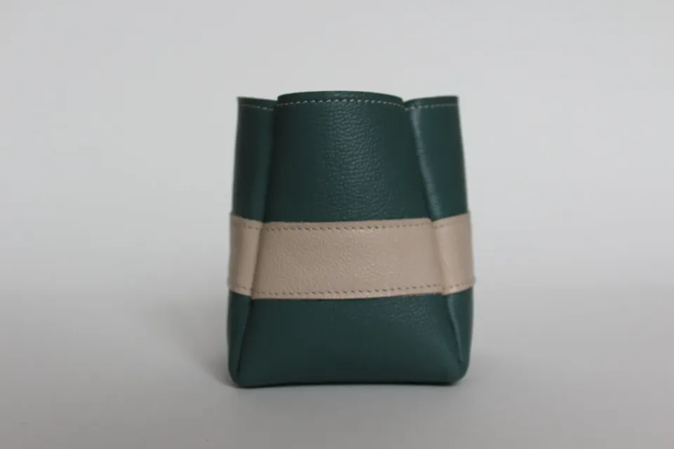 Drelin pot à crayons cuir vert beige veau grainé