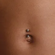 Astrid & Miyu Essential Ball piercing nombril titane argent