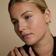 Astrid & Miyu Crystal boucles traversantes or cristal