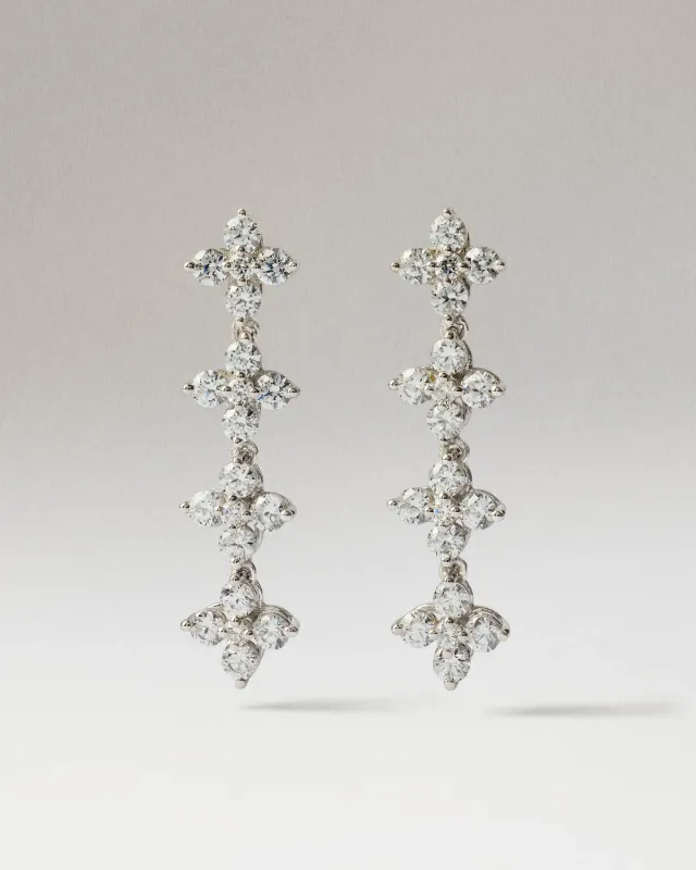 PDPAOLA Maggie Bloom boucles d’oreilles diamants or blanc floral
