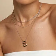 Astrid & Miyu S Initial Bold Pendant collier doré
