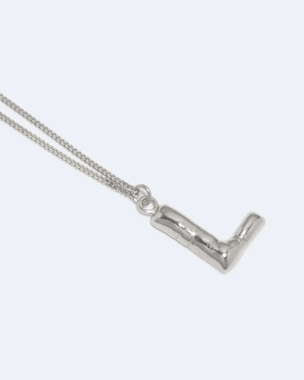 Completedworks Classicworks L collier argent lettre L recyclé